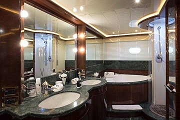 Mochi 85' 25.75m Motor Yacht, Palma Centre & Marina bathroom