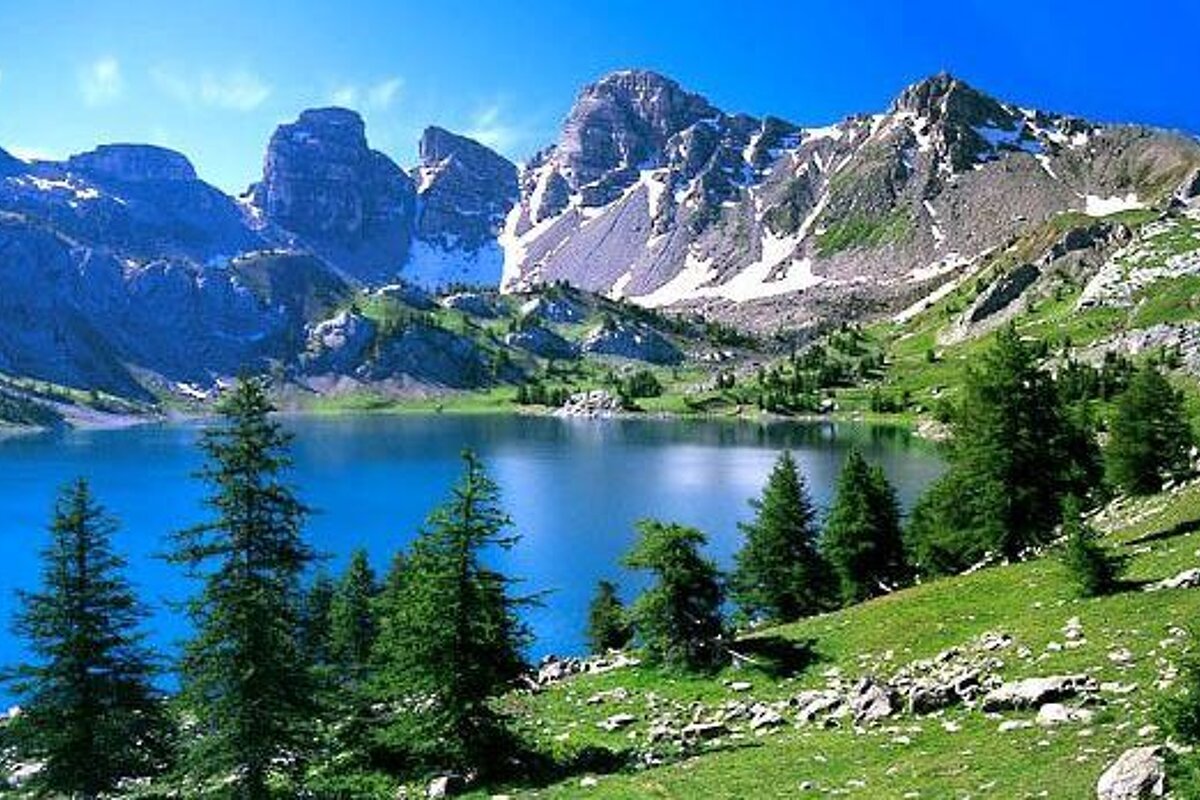 image of a glacial lake