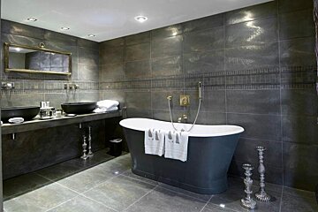 Le Saint Roch Hotel, Courchevel  bathroom
