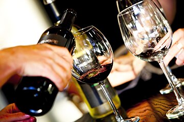 wine tasting at palma urban wine tour