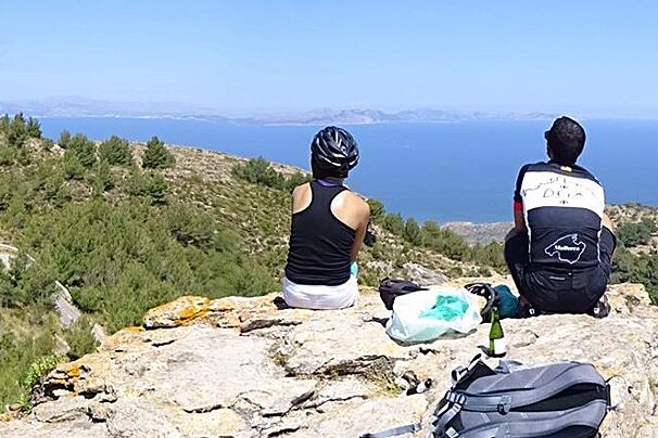 A romantic cycling trip in Mallorca with Mills & Honey
