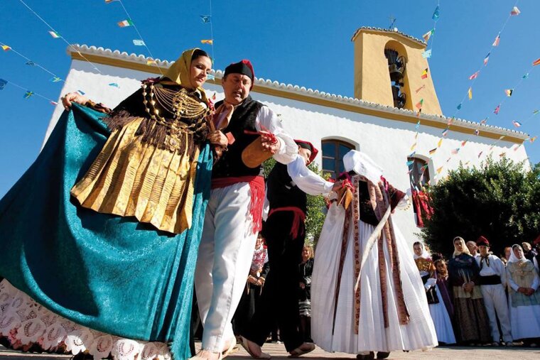Santa Gertrudis de Fruitera Festival Day, Santa Gertrudis
