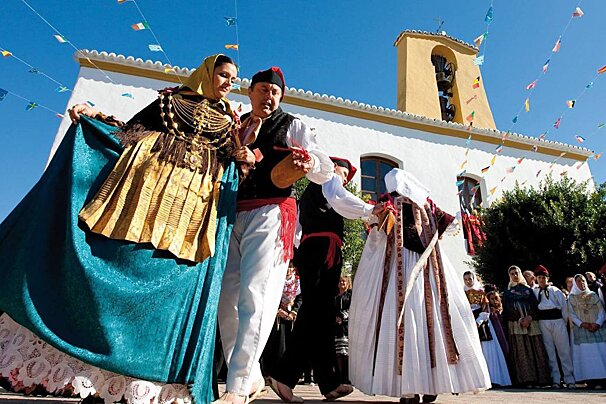 Santa Gertrudis de Fruitera Festival Day, Santa Gertrudis