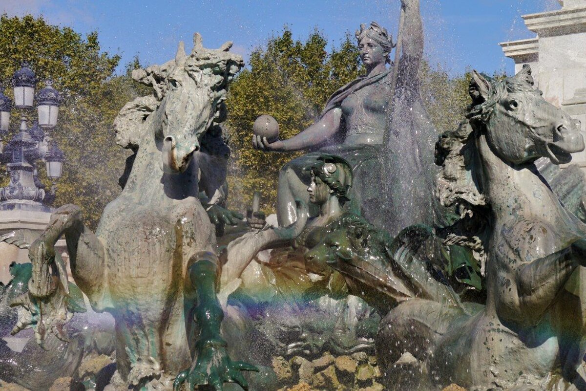the horses of fountain at monument aux girondins, bordeaux