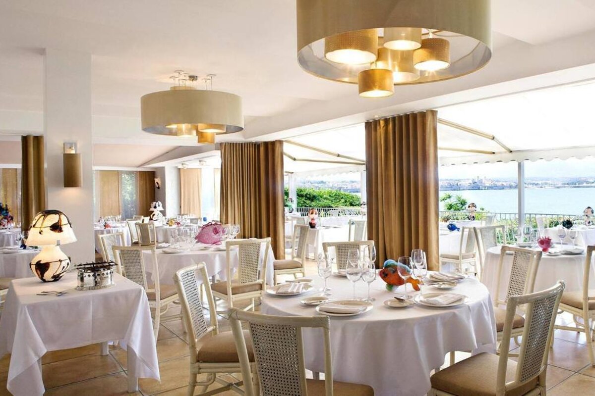 Bacon Restaurant, Antibes interior