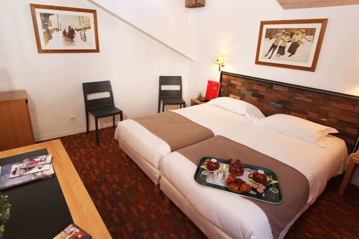 La Galise Hotel, Val d'Isere twin bedroom