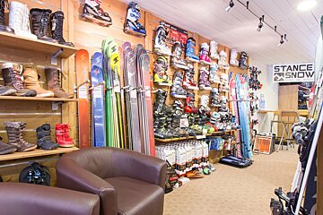 Skimium - Alpe Sports Ski Hire, Alpe d'Huez - Centre shop interior