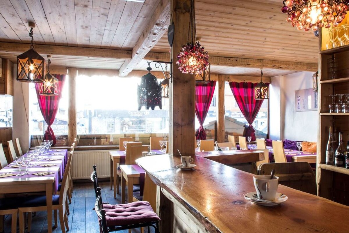 Bagus Cafe Restaurant, Tignes interior