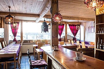 Bagus Cafe Restaurant, Tignes interior