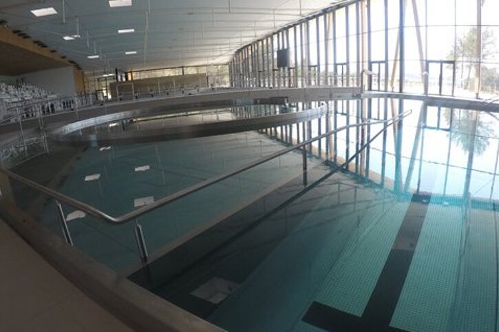 Venelles: Big New Swimming Pool