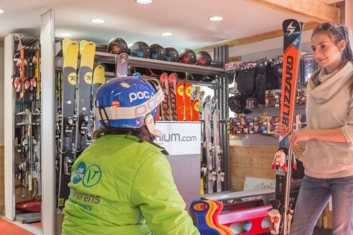 Skimium - Skiloc 2300 Ski Hire, Val Thorens shop interior