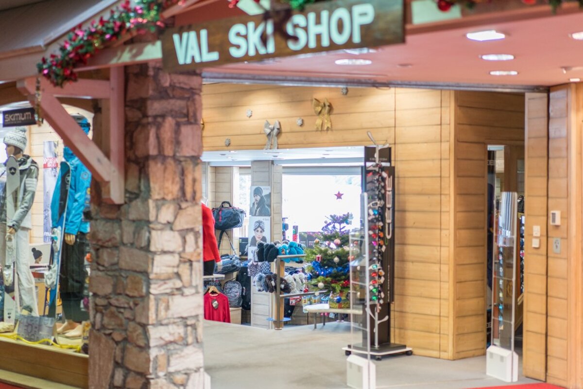 Skimium - Val Ski Shop, Val d'Isere - La Daille exterior