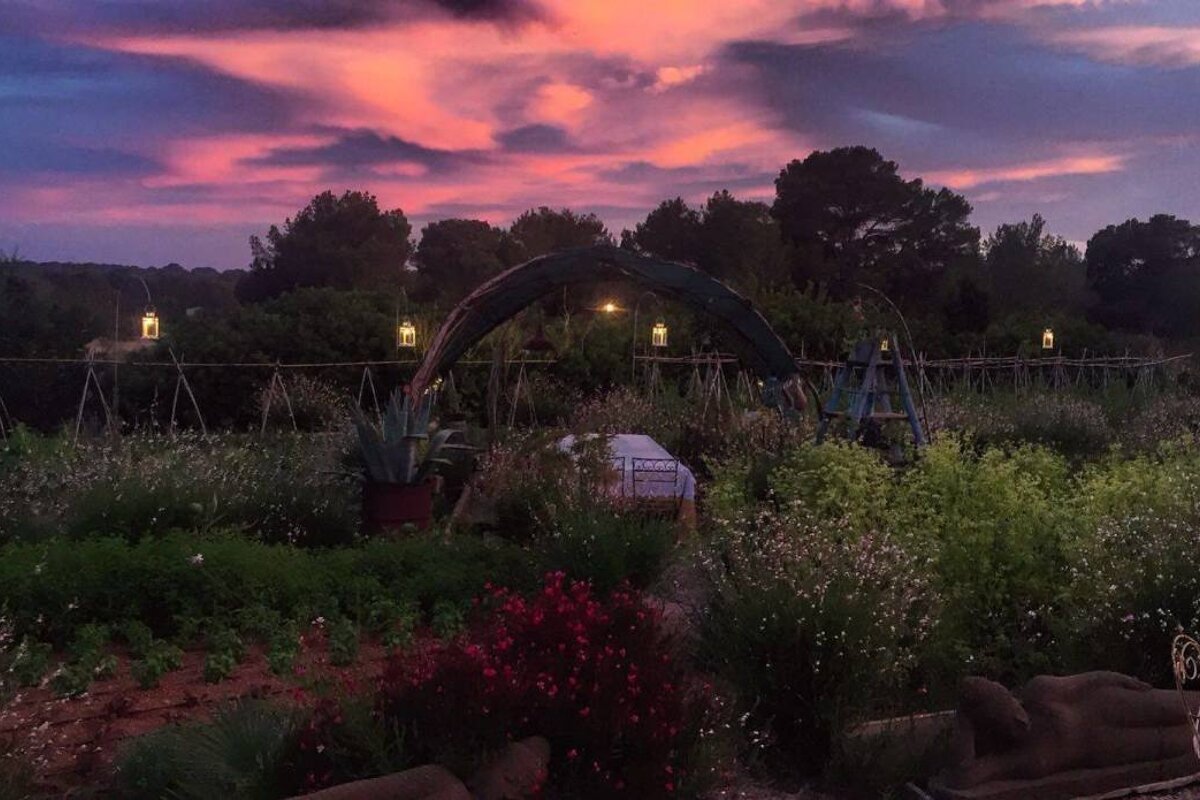 A Mi Manera Restaurant, Formentera garden