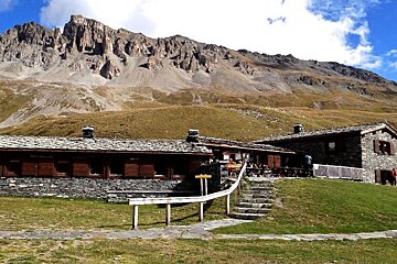 Refuge Porte de Plan du Lac, Vanoise National Park exterior