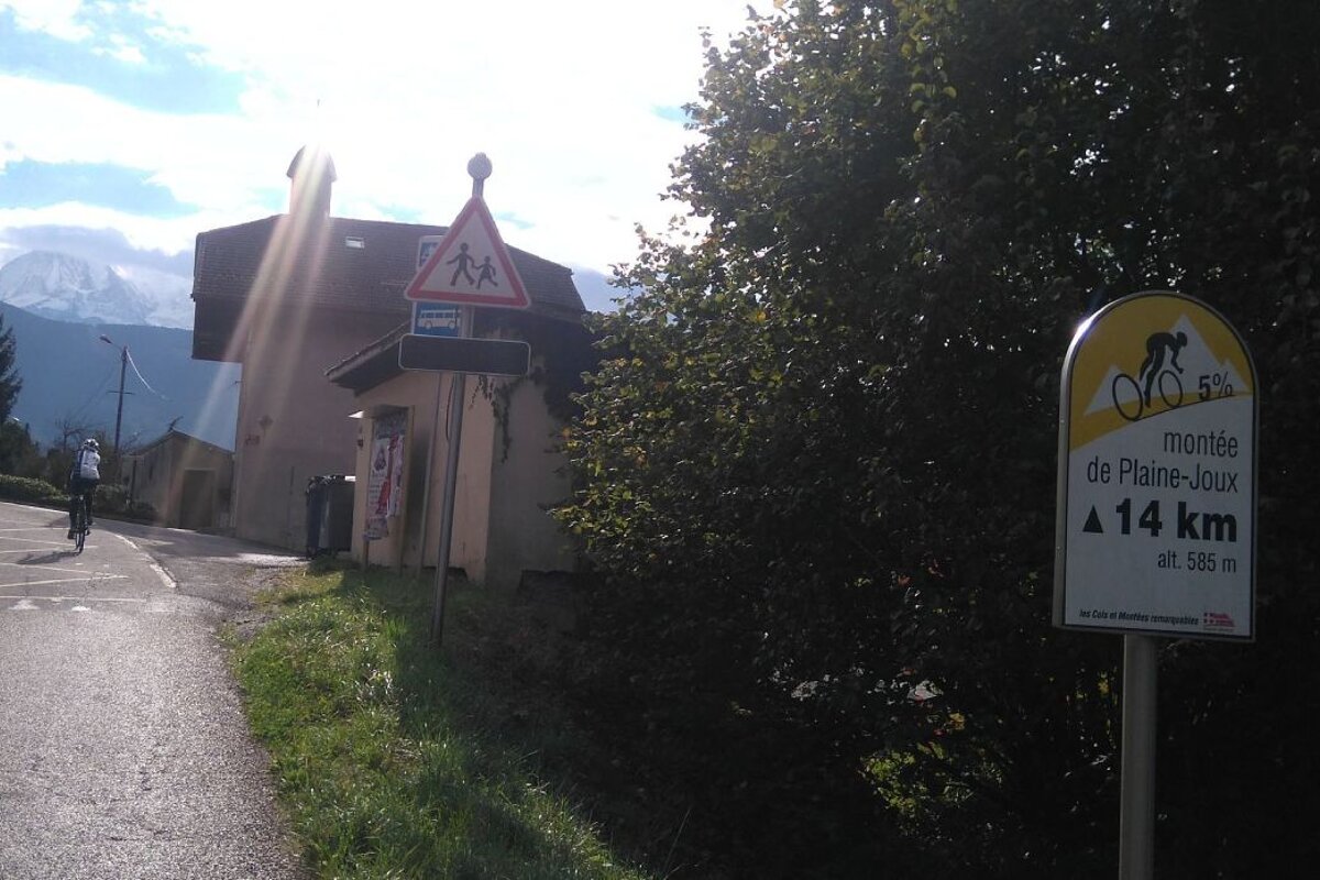Road Biking up to Plaine Joux, Passy