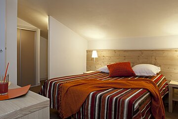 1 bed apartments - Residence Les Gemeaux, Belle Plagne double bedroom