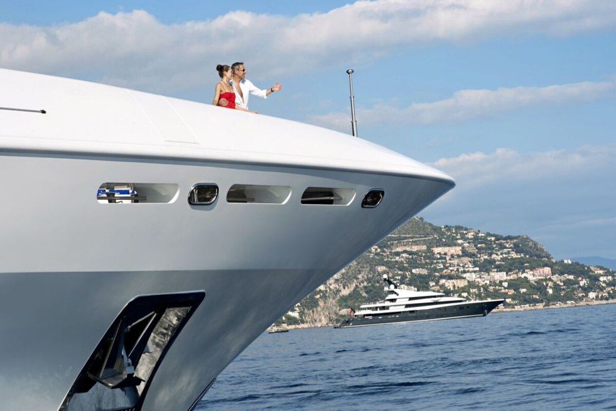 212 Yachts - One Week Yacht Charter Itineraries, Antibes bow