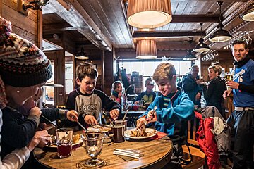 La Table du Ruitor Restaurant, Mottaret interior