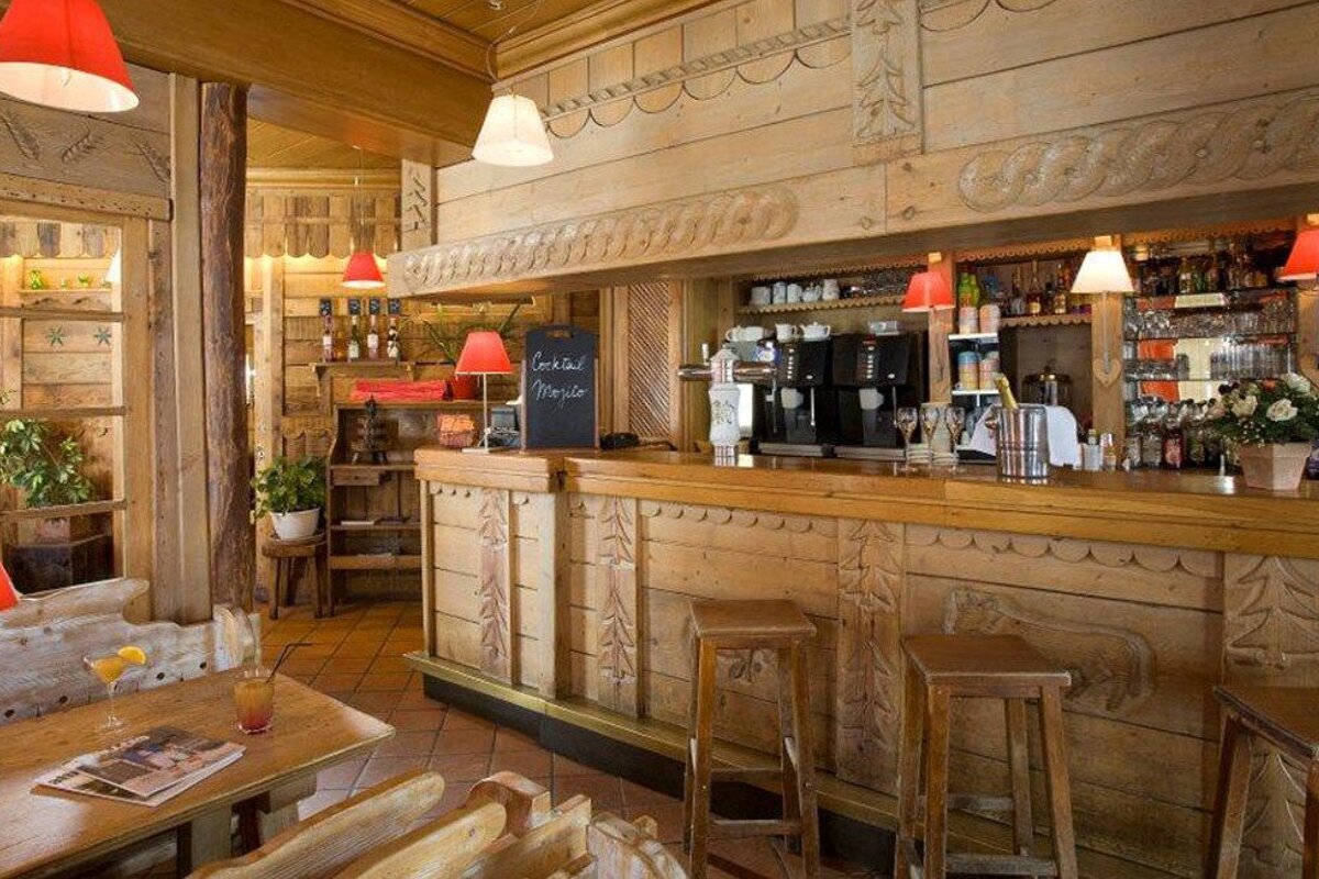 Le Portillo Hotel, Val Thorens bar