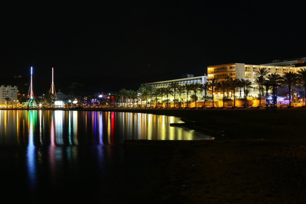 san antoni beach & promenade at night