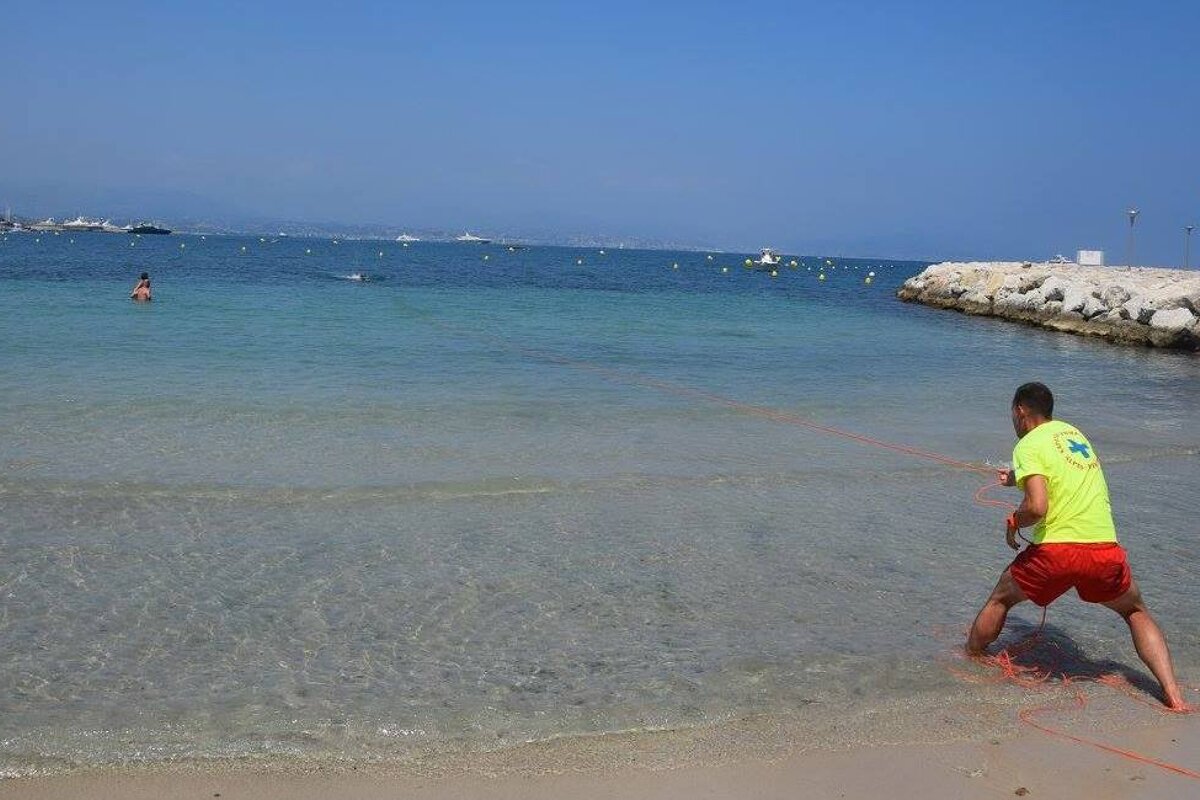 sea rescue at a beach in antibes