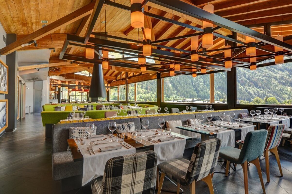 Alpina Hotel, Chamonix dining room
