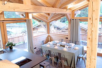 Granit Chalet, Argentiere dining room