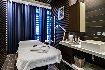 Kube Hotel, Saint Tropez treatment room