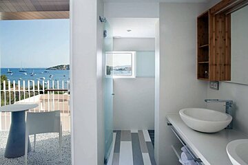 Talamanca Hotel, Talamanca bathroom