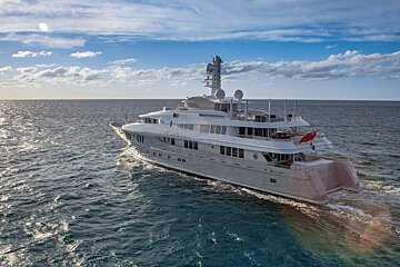 12 Person Motor Yacht, - Dream