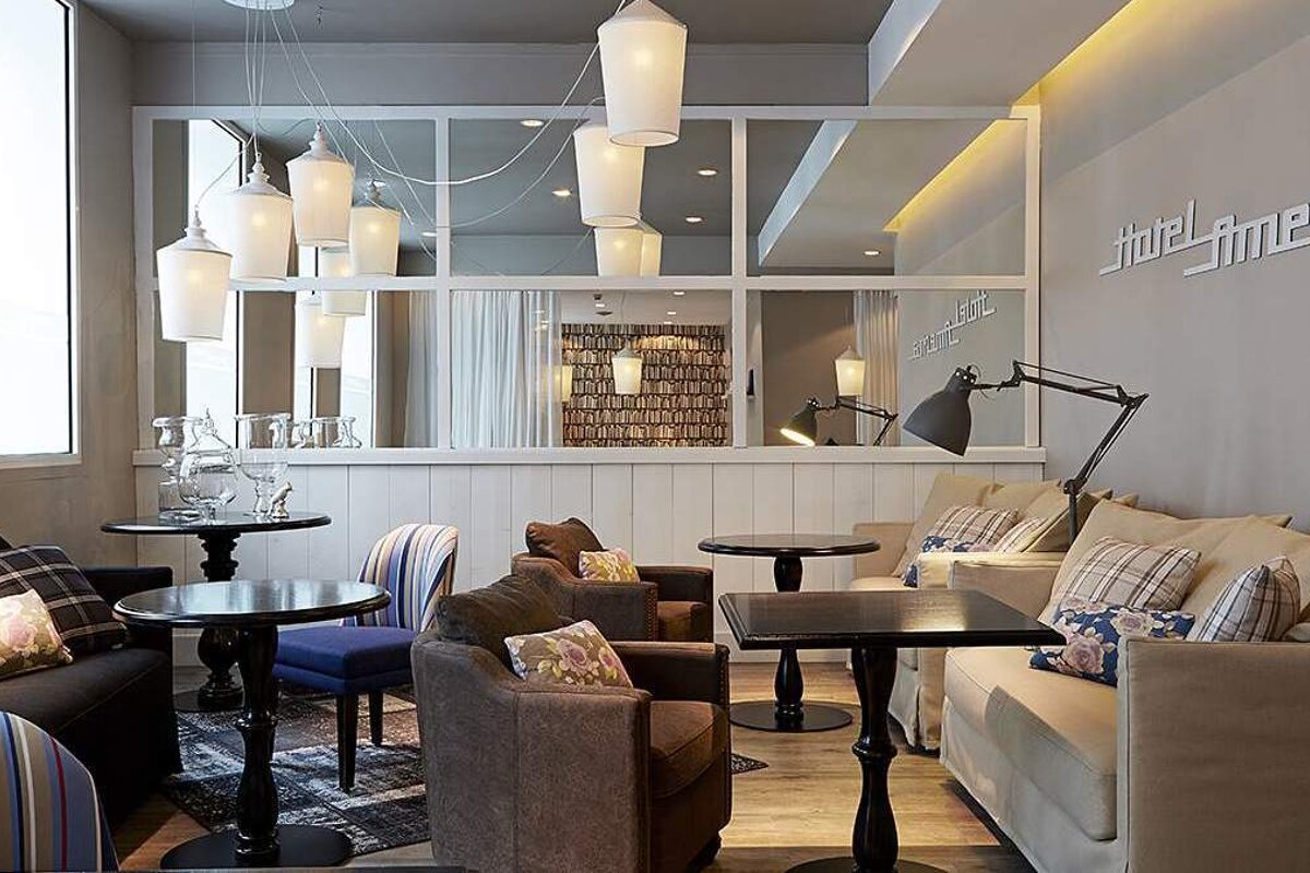 America Hotel, Cannes lounge room 