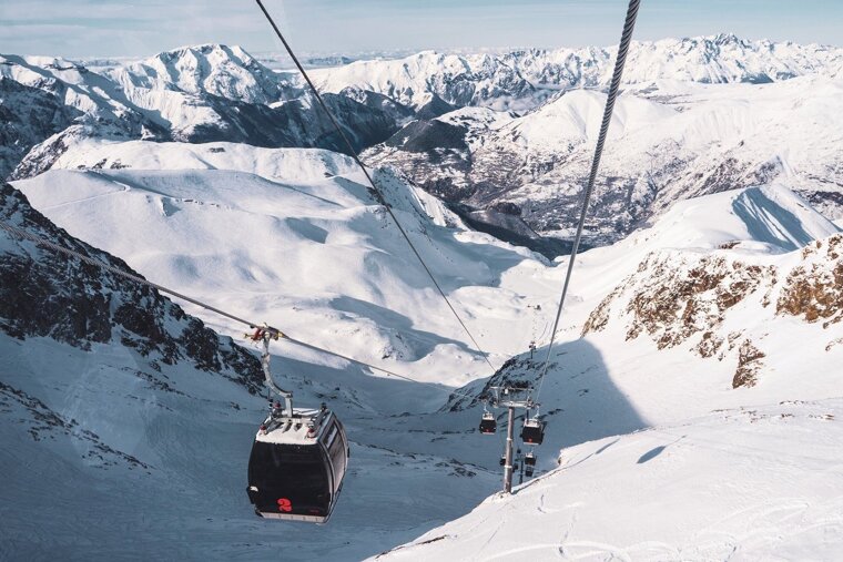 Is Les Deux Alpes safe to visit this summer & winter?