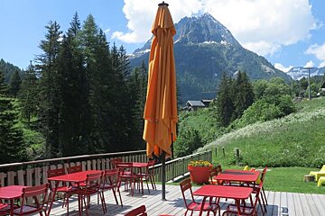 La Ferme des 3 Ours Restaurant, Vallorcine restaurant terrasse