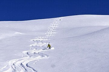Stormy skiing in Val d'Isere