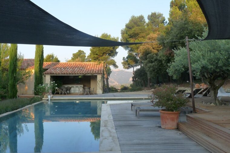 L’Aube Safran B&B, Le Barroux swimming pool