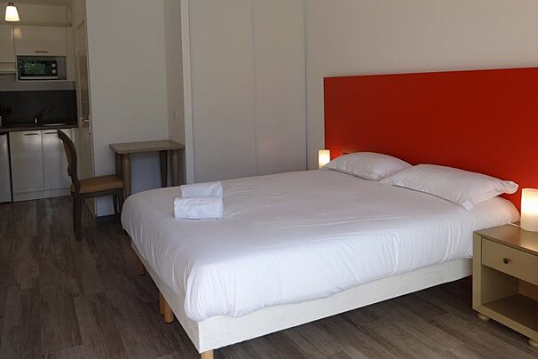 Les Jardins d'Athéna Aparthotel, Aix-en-Provence double bedroom