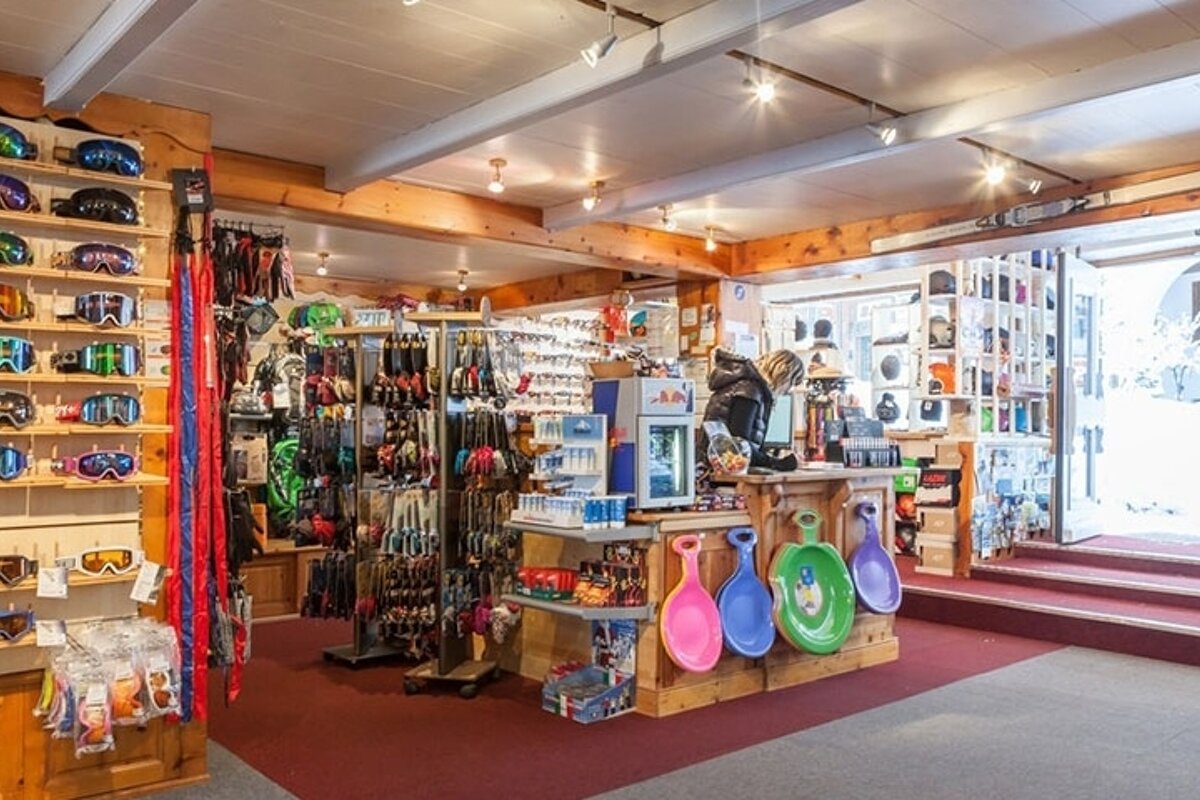 Skimium - Francis Blanc Sports Ski Hire, Courchevel Moriond 1650 shop interior