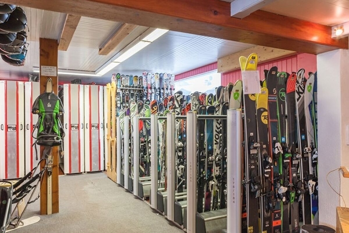 Skimium - Francis Blanc Sports Ski Hire, Courchevel Moriond 1650 shop interior