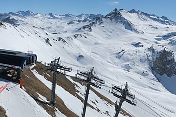 Spring Skiing in Espace Killy, Val d'Isere - Centre