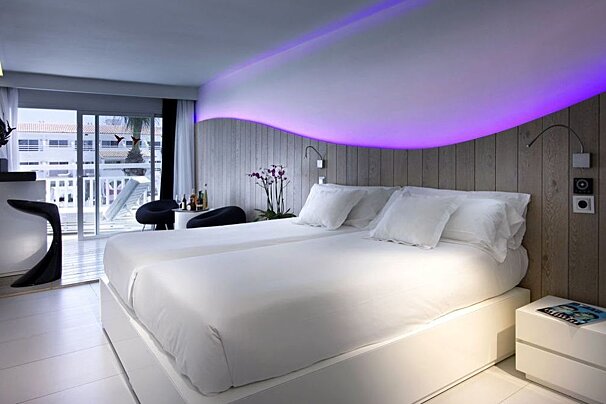 Ushuaia Beach Hotel, Playa d'en Bossa double bedroom
