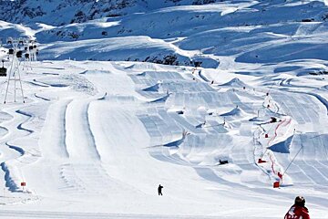 About Alpe d'Huez Snowparks