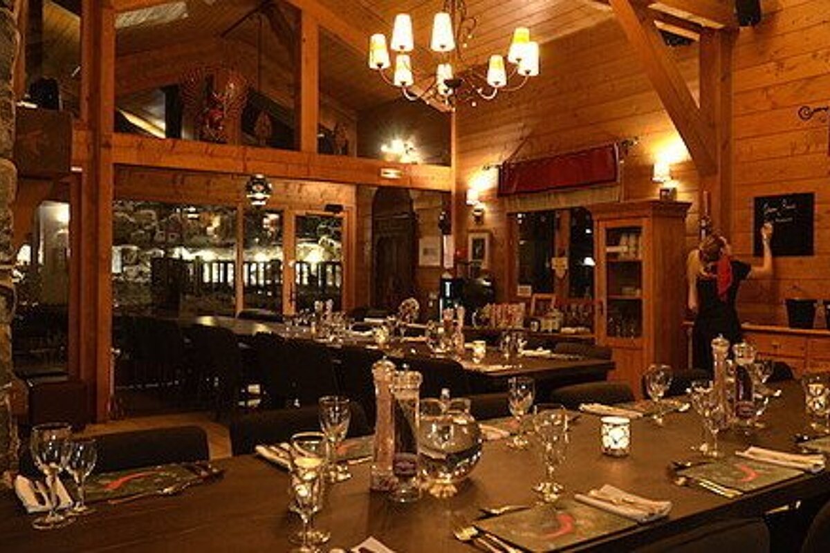 Au Coin du Feu Hotel, near Avoriaz dining room 