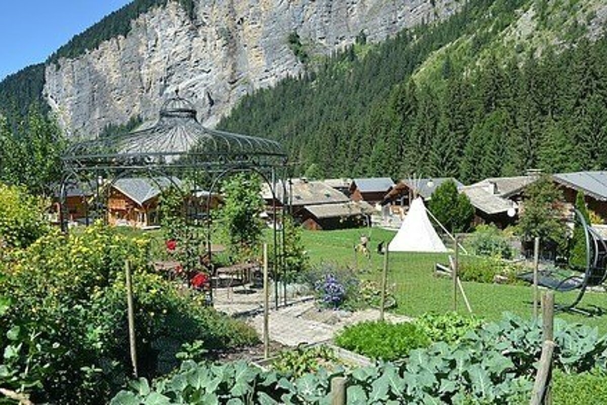Au Coin du Feu Hotel, near Avoriaz garden