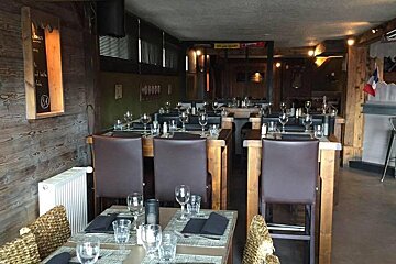 Au Dahu Grille Restaurant, Alpe d'Huez interior