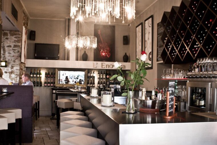 L'Enoteca, Antibes interior