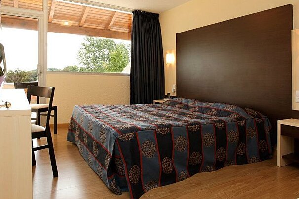 Le Close Roussillon Hotel, Vitrec double bedroom