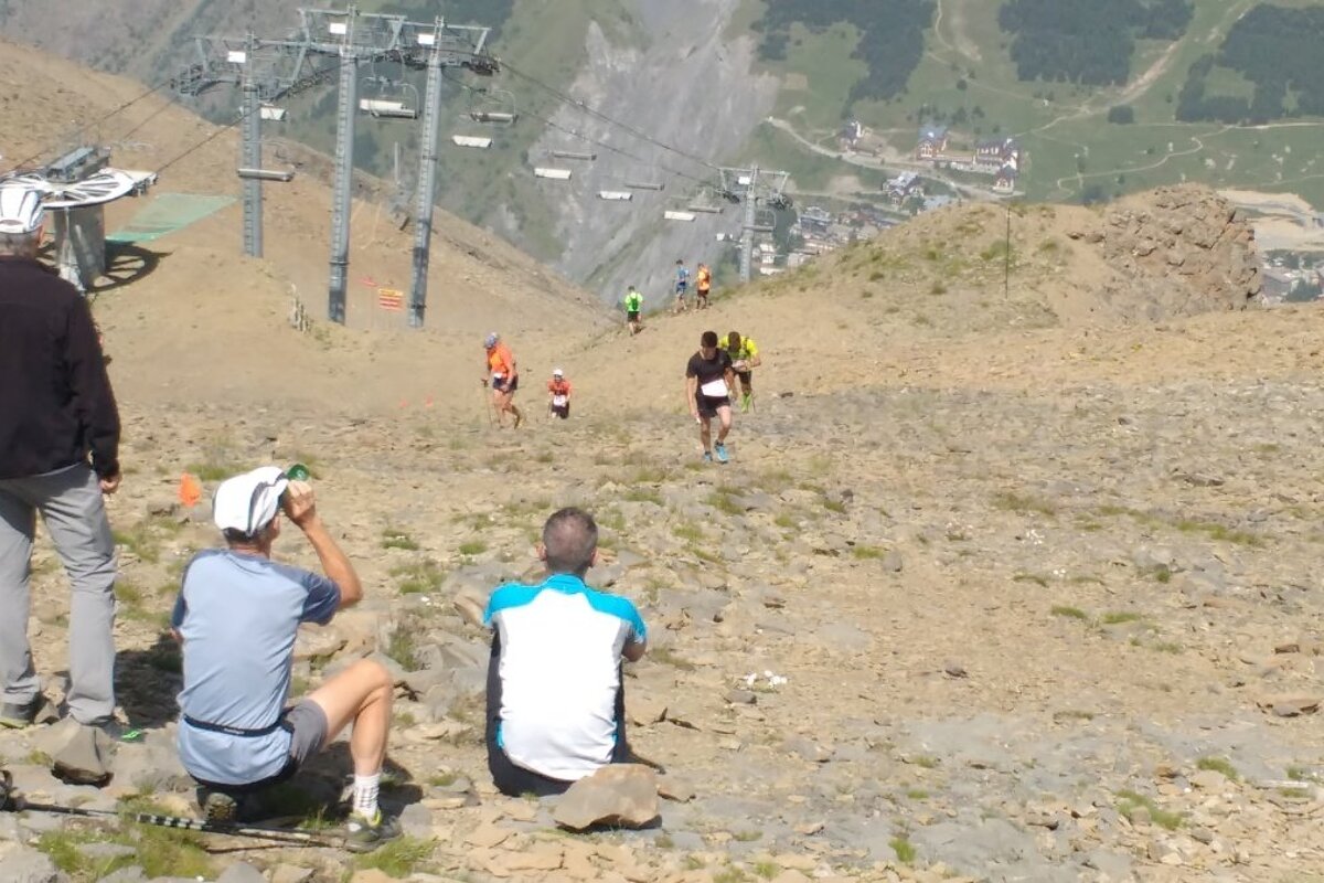 trail runners in les 2 alpes