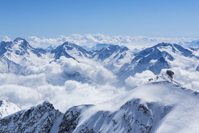 alpe dhuez in snow