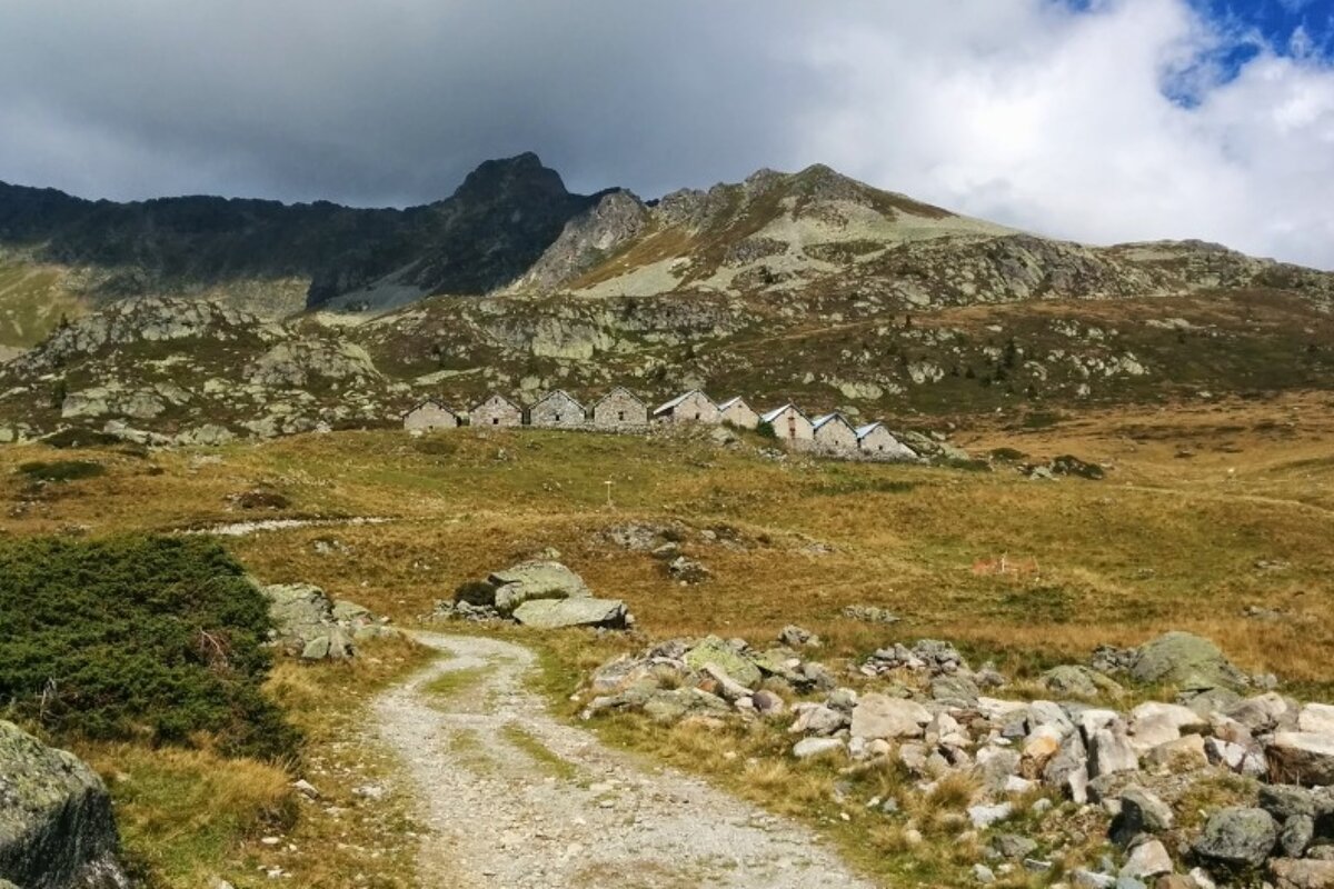 Emosson Dam via The Refuge de Loriaz walking