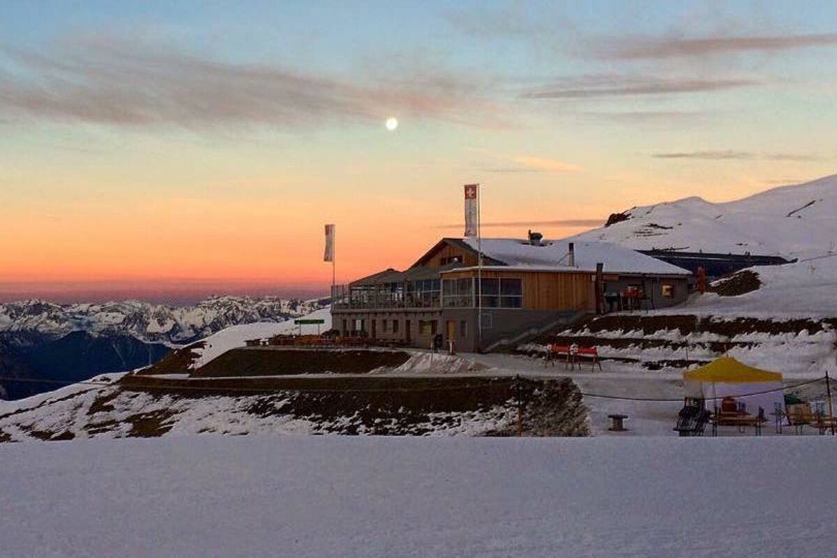 Le Dahu Restaurant, La Chaux exterior